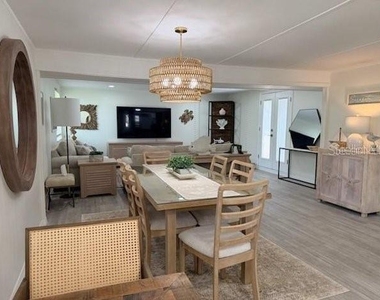 2440 Hillview Street - Photo Thumbnail 4