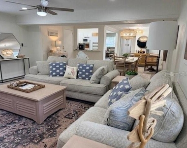 2440 Hillview Street - Photo Thumbnail 5