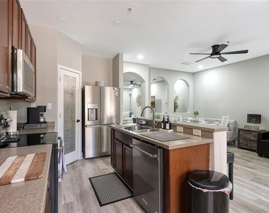 3827 Parkridge Circle - Photo Thumbnail 15
