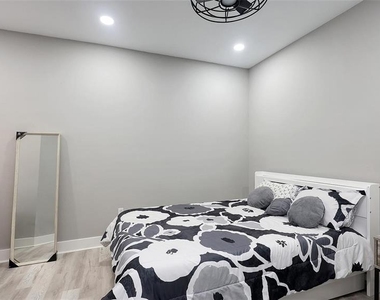 3827 Parkridge Circle - Photo Thumbnail 27