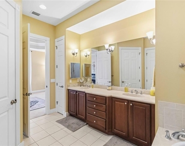 5246 Manorwood Drive - Photo Thumbnail 9