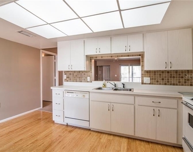 2415 Bayshore Gardens Parkway - Photo Thumbnail 2