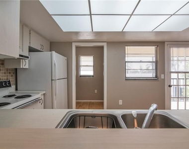 2415 Bayshore Gardens Parkway - Photo Thumbnail 5
