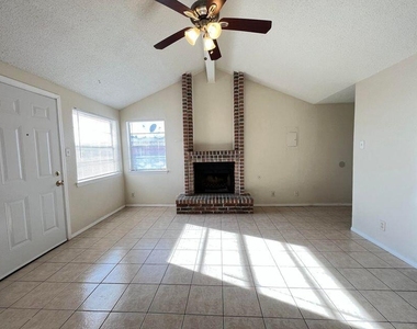 11812 Tracy Austin Lane - Photo Thumbnail 5