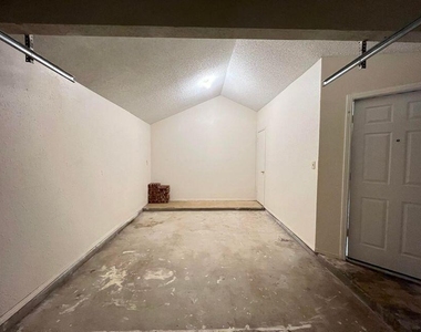 11812 Tracy Austin Lane - Photo Thumbnail 9