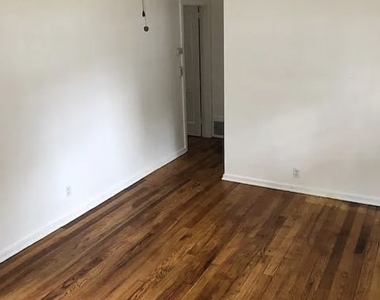 9 Hathaway Lane - Photo Thumbnail 7