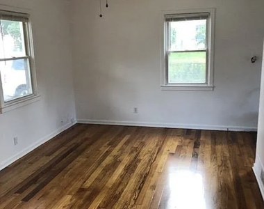 9 Hathaway Lane - Photo Thumbnail 5