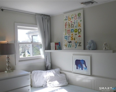 19 Hickory Drive - Photo Thumbnail 15