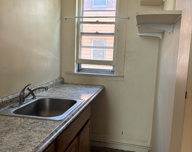 427-429 Shelton Avenue - Photo Thumbnail 11