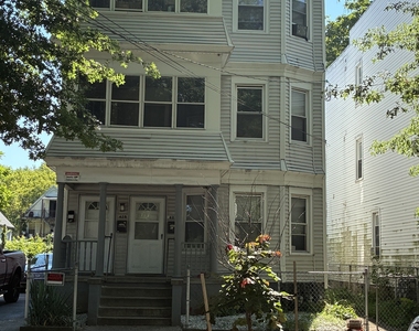 427-429 Shelton Avenue - Photo Thumbnail 8