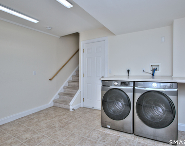 39 Maple Tree Avenue - Photo Thumbnail 20