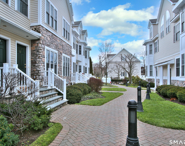 39 Maple Tree Avenue - Photo Thumbnail 2
