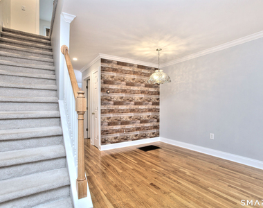 39 Maple Tree Avenue - Photo Thumbnail 9