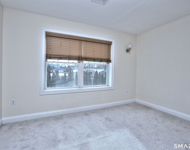 39 Maple Tree Avenue - Photo Thumbnail 15