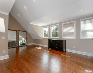 450 Center Street - Photo Thumbnail 22
