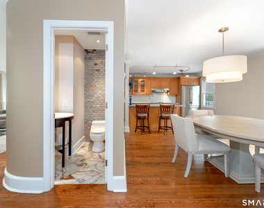 450 Center Street - Photo Thumbnail 12