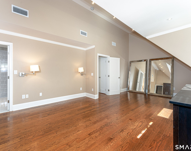 450 Center Street - Photo Thumbnail 21