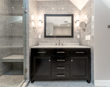 450 Center Street - Photo Thumbnail 28