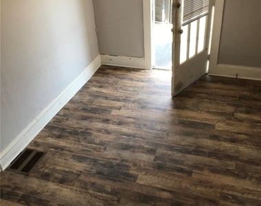 596 Sherman Ave - Photo Thumbnail 6