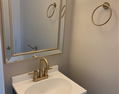 203 Parkwood Dr - Photo Thumbnail 9