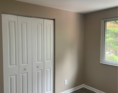 203 Parkwood Dr - Photo Thumbnail 16
