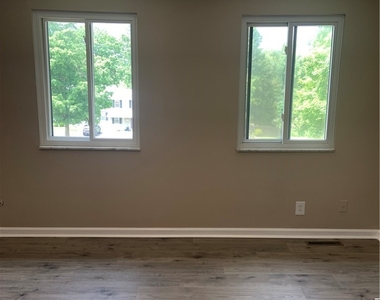203 Parkwood Dr - Photo Thumbnail 15