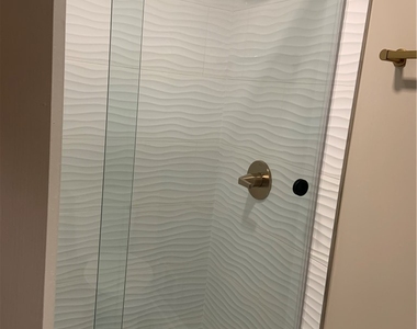 203 Parkwood Dr - Photo Thumbnail 7