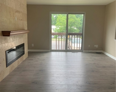 203 Parkwood Dr - Photo Thumbnail 11
