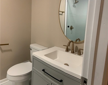 203 Parkwood Dr - Photo Thumbnail 5