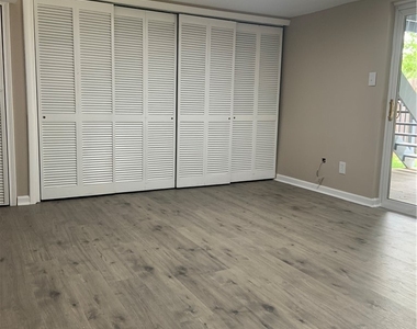 203 Parkwood Dr - Photo Thumbnail 20