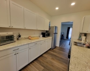 136 Ovid Street - Photo Thumbnail 3