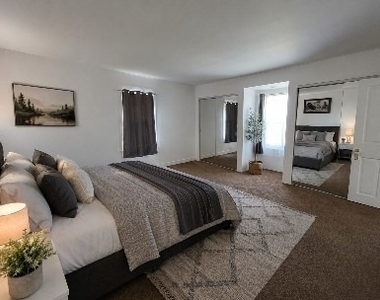 136 Ovid Street - Photo Thumbnail 5