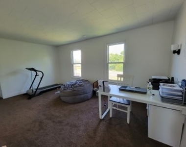 136 Ovid Street - Photo Thumbnail 7