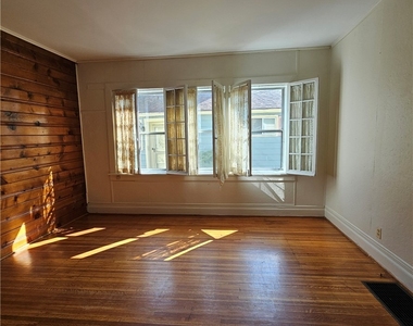 9 Rowley Street - Photo Thumbnail 14