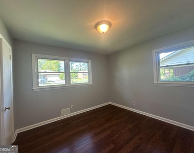 1809 Stratford Arms Drive - Photo Thumbnail 8