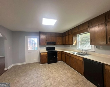 1809 Stratford Arms Drive - Photo Thumbnail 16