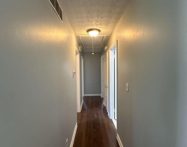 1809 Stratford Arms Drive - Photo Thumbnail 4