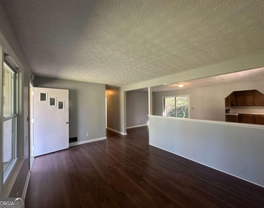 1809 Stratford Arms Drive - Photo Thumbnail 3