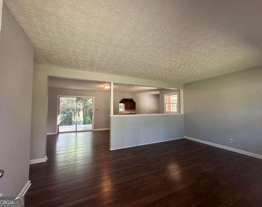 1809 Stratford Arms Drive - Photo Thumbnail 2