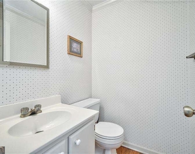 4010 Mansion Drive - Photo Thumbnail 10
