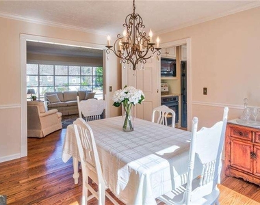 4010 Mansion Drive - Photo Thumbnail 4