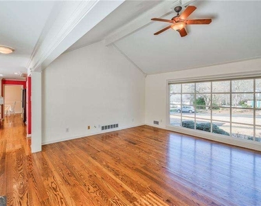 4010 Mansion Drive - Photo Thumbnail 8