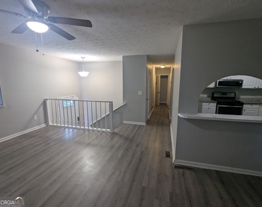 2153 Cherokee Valley Circle - Photo Thumbnail 5