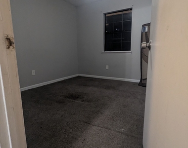 2153 Cherokee Valley Circle - Photo Thumbnail 9
