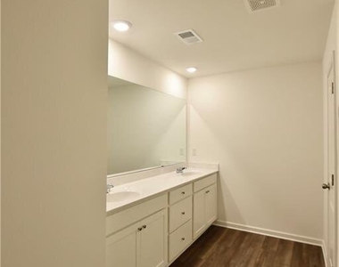 140 Star Court - Photo Thumbnail 9