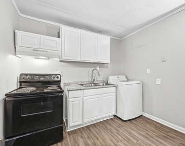 2844 Shamrock Lane - Photo Thumbnail 5