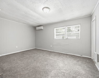 2844 Shamrock Lane - Photo Thumbnail 7