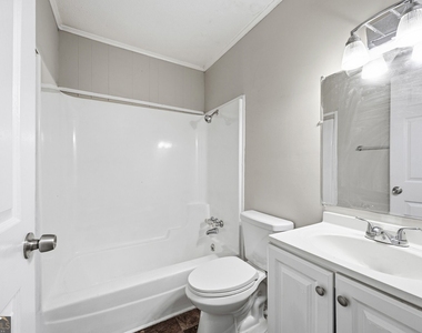 2844 Shamrock Lane - Photo Thumbnail 10