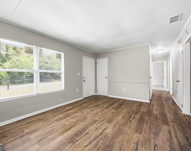 2844 Shamrock Lane - Photo Thumbnail 4