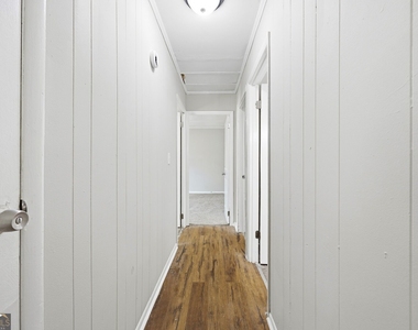 2844 Shamrock Lane - Photo Thumbnail 9